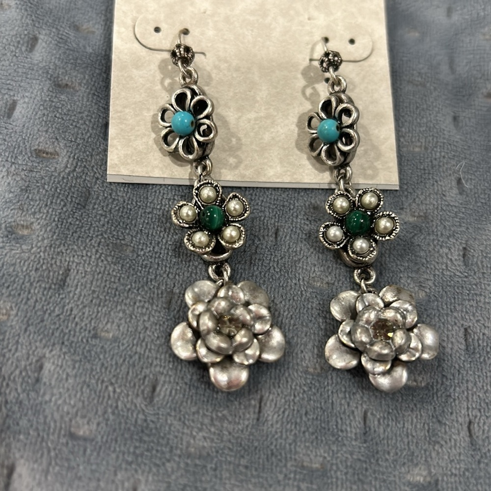 Antiqued Silver Triple Flowers Turquoise & Malachite Bead Earring-Boutique
